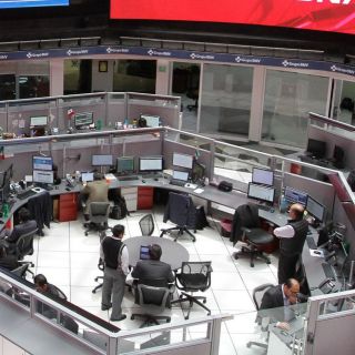 La Bolsa Mexicana pierde tras revisiones a la baja del PIB de México