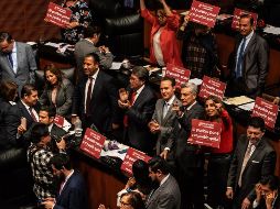 Los senadores modificaron el proyecto original para que la consulta no se realice el mismo día de las elecciones intermedias de 2021 y que sea organizada por el INE. NOTIMEX/O. Aviña