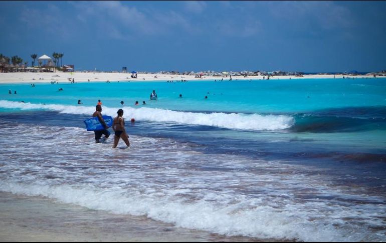 Miguel Torruco Marqués señala que en lo que va del año se tienen ingresos de 17 mil 150 millones de dólares de gasto de los visitantes internacionales. NTX / ARCHIVO
