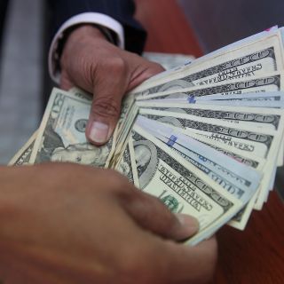 Dólar a la baja, abre en 19.61 pesos en bancos