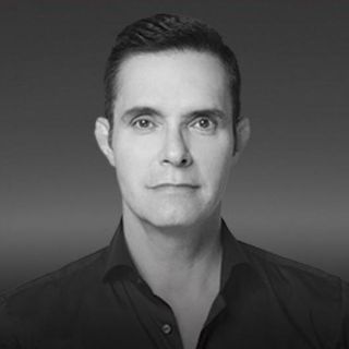 Horacio Villalobos es amenazado por actuar y producir obra gay