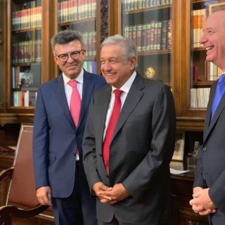 López Obrador sostiene encuentro con presidente de Microsoft