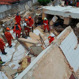Suben a tres los muertos por derrumbe de edificio en Brasil