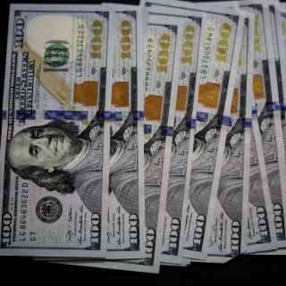 Dólar se vende en 19.57 pesos en bancos