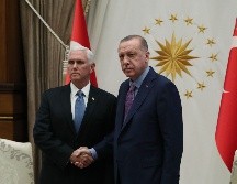 El vicepresidente estadounidense Mike Pence viajó a Ankara para reunirse hoy con el presidente turco Recep Tayyip Erdogan. AFP/Oficina de Prensa de la Presidencia de Turquía