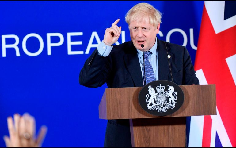 Boris Johnson habla en una rueda de prensa durante la cumbre europea que se celebra en Bruselas. AFP/J. Thys