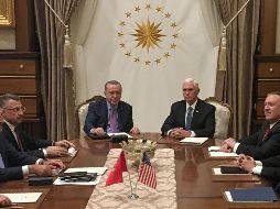 El alto al fuego fue sellado en Ankara durante una reunión del presidente turco, Recep Tayyip Erdogan, con una delegación estadounidense liderada por Pence y Mike Pompeo. AFP/S. Tandon