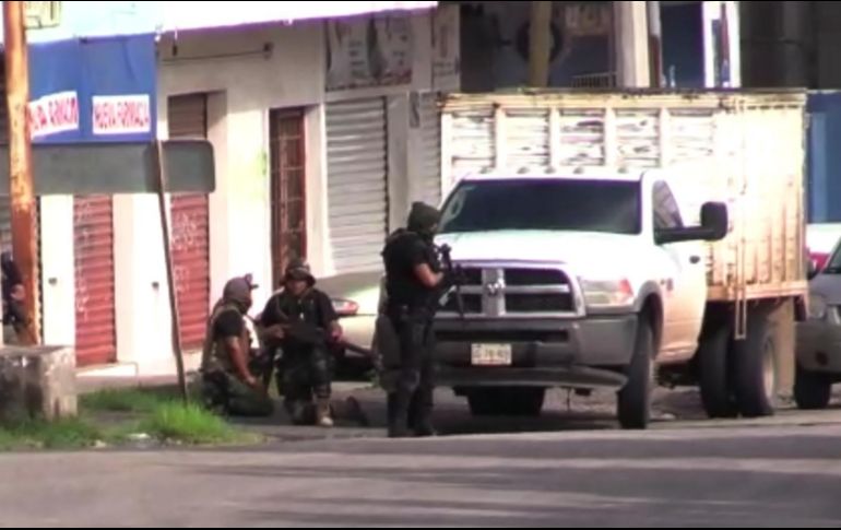 Un operativo encabezado por la Secretaría de de la Sedena desató reacciones de civiles armados que efectuaron bloqueos y ataques hacia los elementos federales. AFP / ARCHIVO