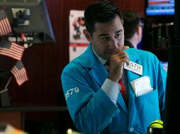 El promedio industrial Dow Jones cayó 255 puntos para ubicarse en 26 mil 770 unidades. AP/R. Drew