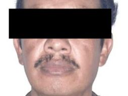 Al hombre se le relaciona como probable responsable del delito de pederastia agravada, cometido en contra de más de dos víctimas menores de edad. TWITTER / @FGRMexico