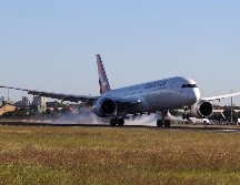 El Boeing 787-9 al aterrizar en el Aeropuerto Internacional de Sídney. EFE/Qantas