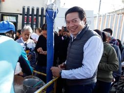 Mario Delgado estuvo haciendo fila para ingresar el congreso distrital 13 en Ciudad de México. SUN/B. Fregoso