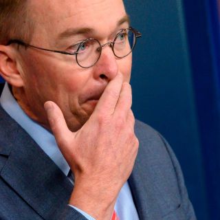 La Casa Blanca intenta borrar su admisión de presiones para ayuda a Ucrania