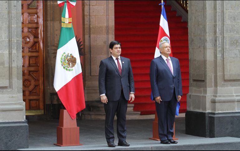 En la imagen, el presidente costarricense, Carlos Alvarado Quesada y su homólogo, Andrés Manuel López Obrador. NTX / G. Granados