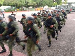 Militares refuerzan la vigilancia en Culiacán, Sinaloa, luego de los hechos violentos del pasado 17 de octubre. EFE/J. Cruz