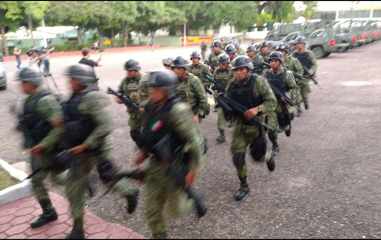 Militares refuerzan la vigilancia en Culiacán, Sinaloa, luego de los hechos violentos del pasado 17 de octubre. EFE/J. Cruz
