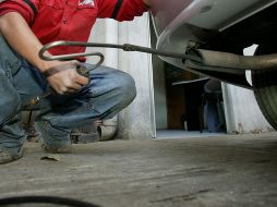 En los primeros seis meses del próximo año, se aumentarán los verificentros dependiendo de la demanda y cumplimiento. EL INFORMADOR / ARCHIVO