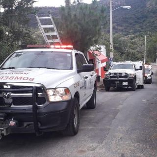 Muere una persona tras derrumbe en Huaxtla