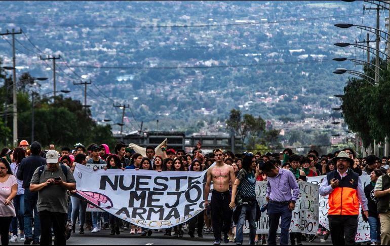 Los estudiantes marcharon hacia la torre de Rectoría de la UNAM. NOTIMEX/E. Álvarez