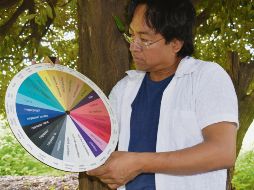 Víctor Cata obtuvo el reconocimiento por el libro bilingüe “Guichiyoo/Testamento”. EL UNIVERSAL