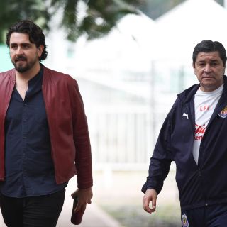 Considerarán a Luis Fernando Tena si tiene buen cierre en Chivas