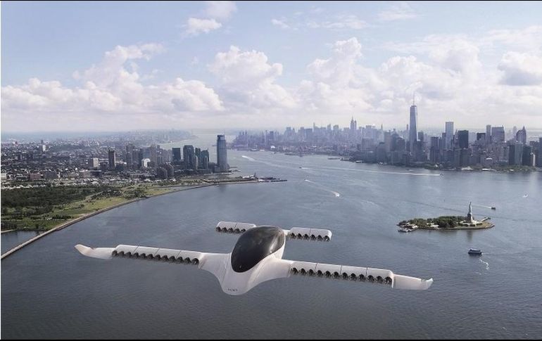 Ilustración de la aeronave Lilium volando cerca de Nueva York. LILIUM