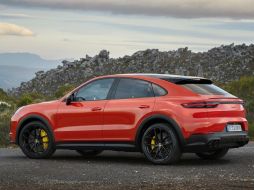 La Cayenne adopta una silueta más deportiva y ya está entre nosotros