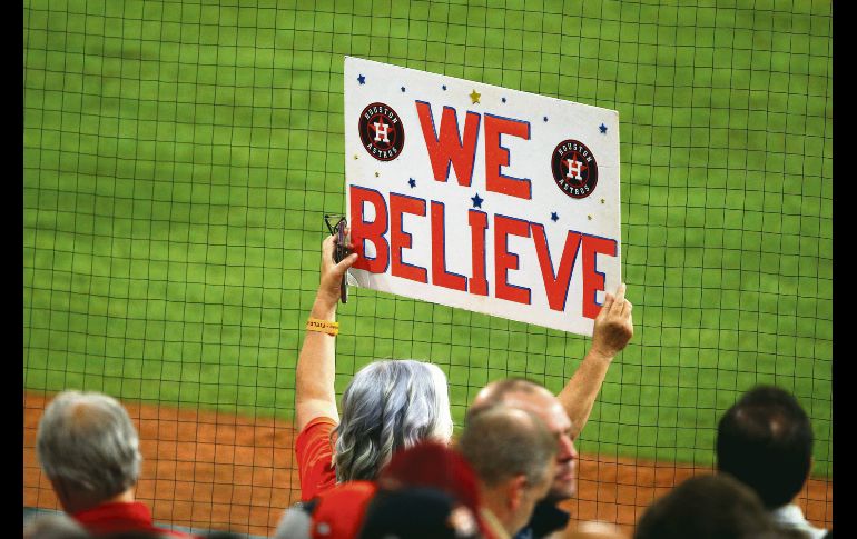 La gente de Houston mantiene la fe. AFP / B. Levey