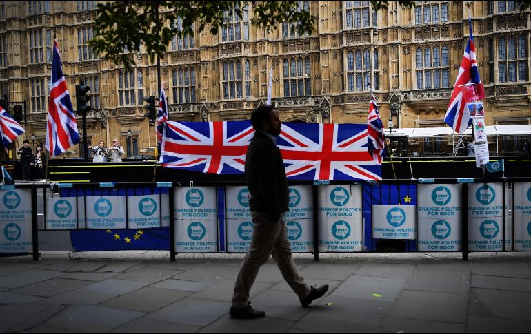 Los 27 socios europeos del Reino Unido respaldan prorrogar el Brexit, previsto para el 31 de octubre. EFE/ A. Rain