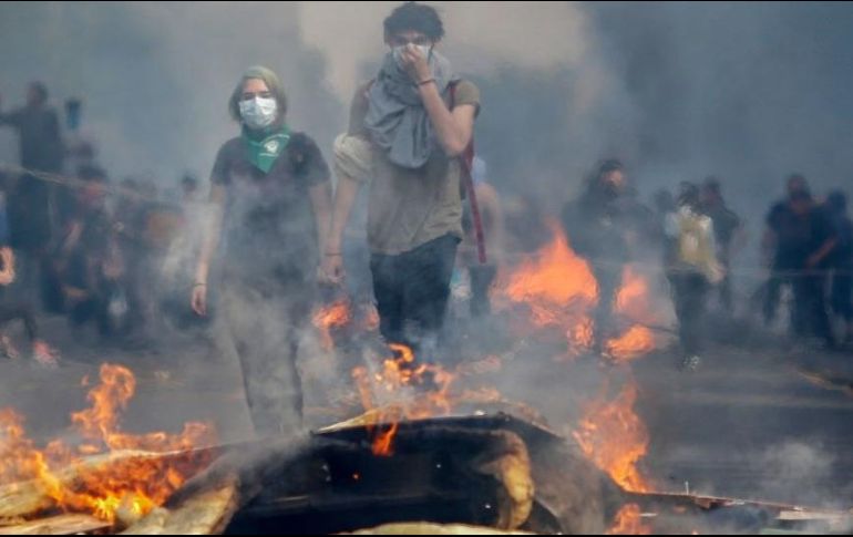 La crisis en Chile se desató después de que el gobierno anunciara el alza de los precios del pasaje de metro. GETTY IMAGES