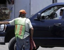 El operativo realizado por la corporación policial tapatía también fue llevado a cabo en los alrededores del la Clínica 1 del IMSS. EL INFORMADOR / ARCHIVO