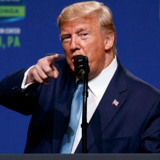 Juez ordena entregar documentos de relación Trump-Ucrania