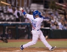 Stephen Cardullo conectó dos vuelacercas que lo tienen como el más jonrronero de la Liga Mexicana del Pacífico. FACEBOOK/CharrosBeisbolOficial
