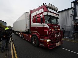 La Policía destaca que continúa interrogando al conductor del camión, identificado como Mo Robinson, de 25 años y residente en el condado de Armagh, bajo sospecha de asesinato de las 39 personas halladas muertas. AFP / B. Stansall