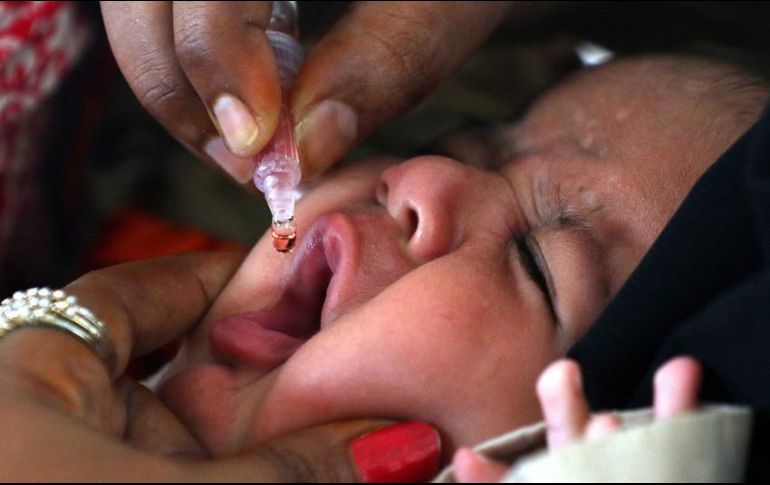 La cepa natural de tipo 1 está activa actualmente sólo en Afganistán y Pakistán, países en los que la población en general es renuente a la vacunación, única vía para prevenir la enfermedad que ataca sobre todo al sistema nervioso. EFE / ARCHIVO