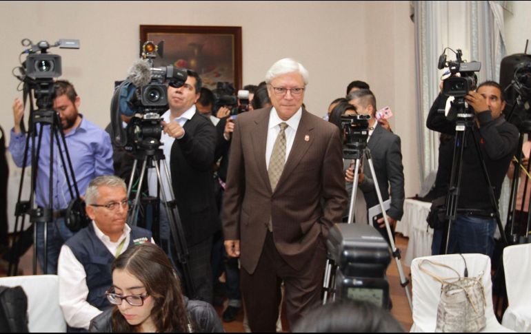 El gobernador electo de Baja California, Jaime Bonilla, durante una conferencia de prensa ofrecida este 15 de octubre. NTX/ARCHIVO