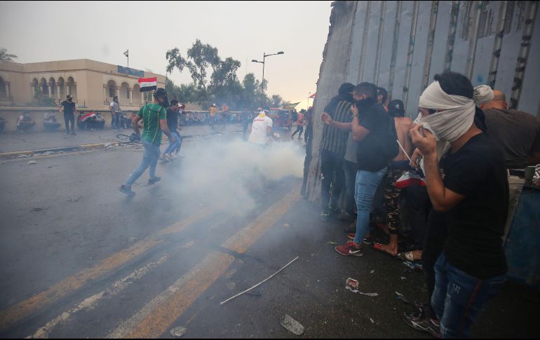 Los enfrentamientos comenzaron a primera hora de la mañana tras la reanudación de las movilizaciones luego de un paro de tres semanas. AFP