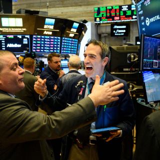 Wall Street sube por empresas de tecnología y finanzas