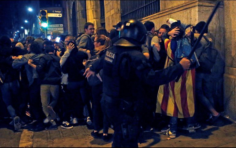 Esta es la primera gran manifestación en Barcelona desde los disturbios de la semana pasada. EFE/Q. García