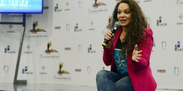 Tatiana sufre una parálisis facial