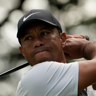 Continúa Woods en el liderato de Zozo Championship