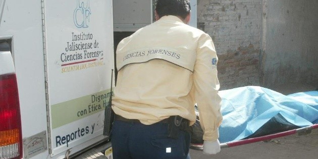 Localizan dos cadáveres envueltos en Tlajomulco