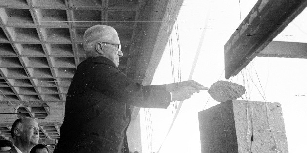 ¿Quién fundó Plaza del Sol?