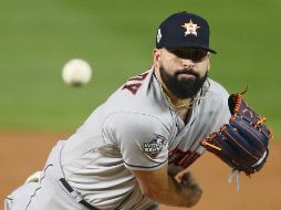 José Luis Urquidy permitió sólo dos imparables en cinco entradas para acreditarse la victoria en el juego de ayer. AP