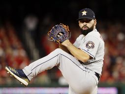 Urquidy se ha convertido en el mejor abridor en lo que va de la contienda por el título de la Gran Carpa.  AFP / P. Smith