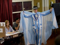 Los centros habilitados para que 33.8 millones de argentinos expresen su voto abrieron sus puertas a las 8 de la mañana y tienen previsto cerrar a las 6 de la tarde. AP/D. Jayo