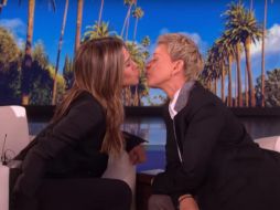 Ellen invitó a Aniston a compartir el beso en su recién inaugurada cuenta de Instagram.  YOUTUBE / TheEllenShow
