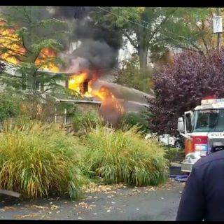 Avioneta se estrella en zona residencial de Nueva Jersey