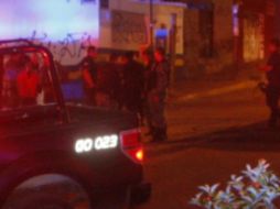 El dueño de un local comercial cenaba cuando llegaron cuatro sujetos armados y lo despojaron de las llaves de la camioneta. EL INFORMADOR / ARCHIVO