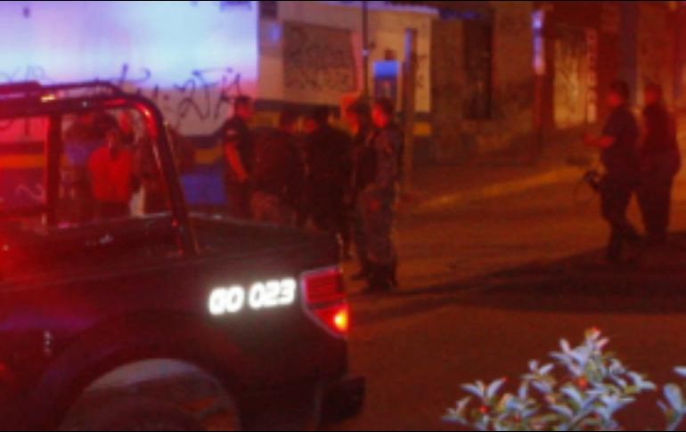 El dueño de un local comercial cenaba cuando llegaron cuatro sujetos armados y lo despojaron de las llaves de la camioneta. EL INFORMADOR / ARCHIVO